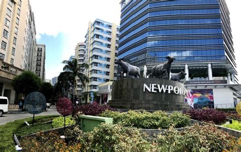 101 newport condo across the airport|101 Newport Boulevard .